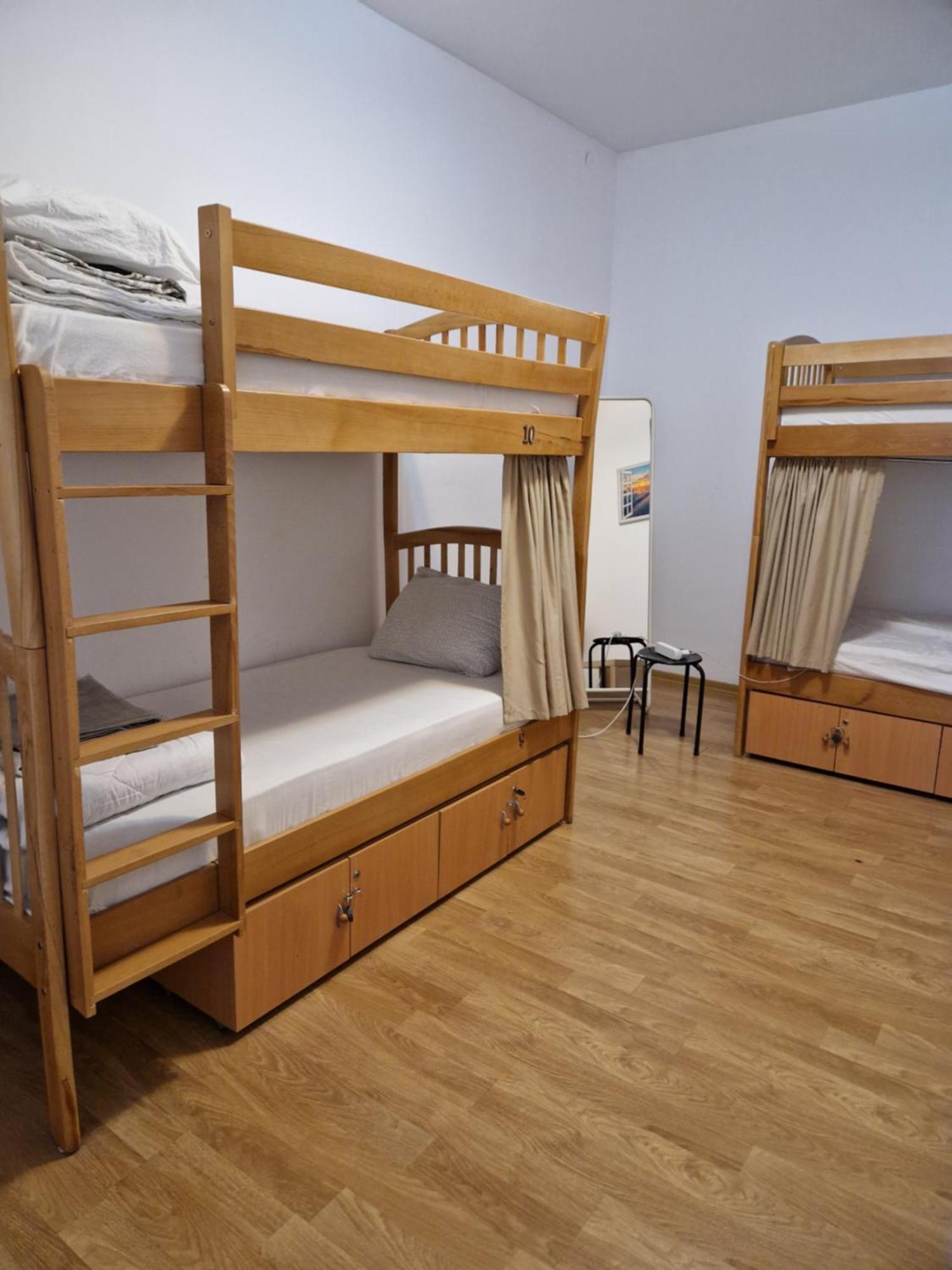 Hostel Andrei Iasi Ngoại thất bức ảnh